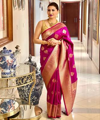 Pink silk blend banarasi saree with unstitched blouse piece 1