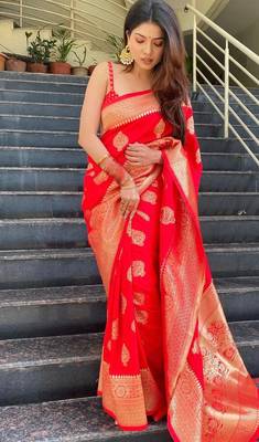 Red silk blend banarasi saree with unstitched blouse piece 2