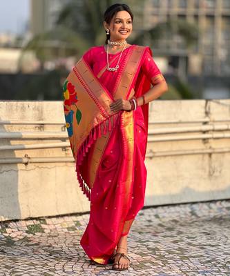 Pink soft silk paithani nauvari zari weaving saree with matching blouse piece 2