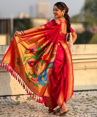 Pink soft silk paithani nauvari zari weaving saree with matching blouse piece 3
