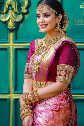 Pink silk blend banarasi saree with unstitched blouse piece