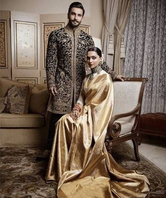 Off white silk blend banarasi saree with unstitched blouse piece 4