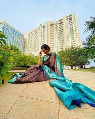 Black sky blue silk blend banarasi saree with unstitched blouse piece 3