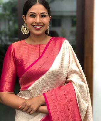 Off white pink silk blend banarasi saree with unstitched blouse piece 2