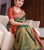 Green red silk blend banarasi saree with unstitched blouse piece
