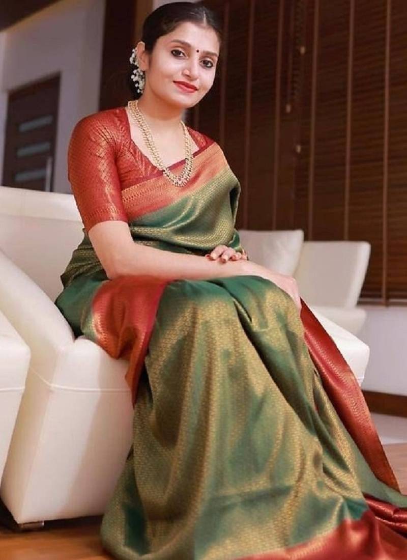 Green red soft silk blend banarasi jacuard work designer party wear saree with unstitched blouse piece