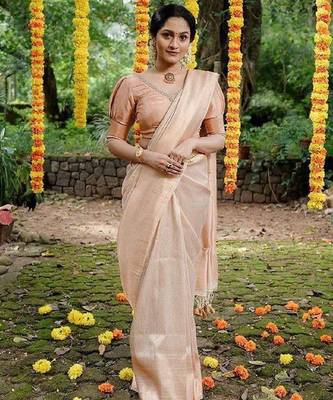 Beige silk blend banarasi saree with unstitched blouse piece 3