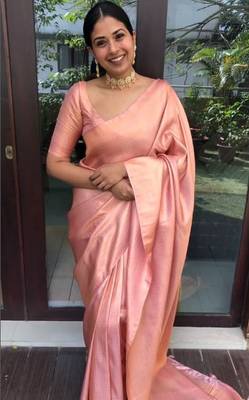 Peach silk blend banarasi saree with unstitched blouse piece 2
