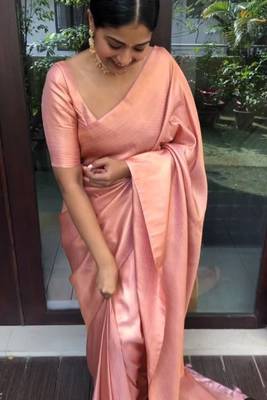 Peach silk blend banarasi saree with unstitched blouse piece 5