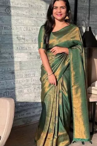 Green silk blend banarasi saree with unstitched blouse piece