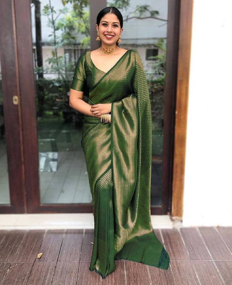 Green soft silk blend banarasi jacuard work designer party wear saree with unstitched blouse piece