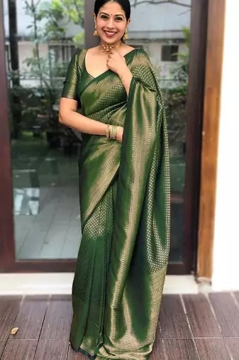 Green silk blend banarasi saree with unstitched blouse piece
