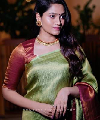 Light green maroon silk blend banarasi saree with unstitched blouse piece 2