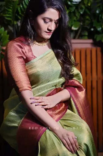 Light green maroon silk blend banarasi saree with unstitched blouse piece