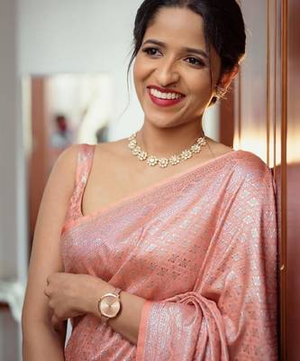Peach silk blend banarasi saree with unstitched blouse piece 5