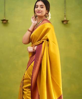 Yellow maroon silk blend banarasi saree with unstitched blouse piece 3