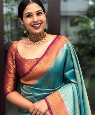 Turquoise maroon silk blend banarasi saree with unstitched blouse piece 2