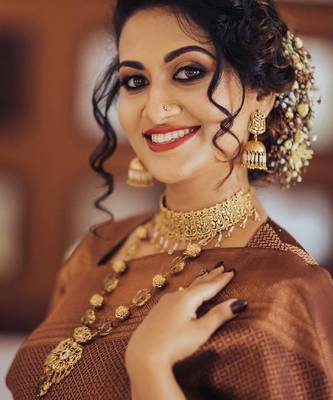 Brown silk blend banarasi saree with unstitched blouse piece 2