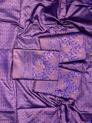 Blue silk blend banarasi saree with unstitched blouse piece 4