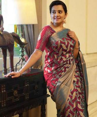 Maroon silk blend banarasi saree with unstitched blouse piece 2