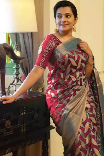 Maroon silk blend banarasi saree with unstitched blouse piece