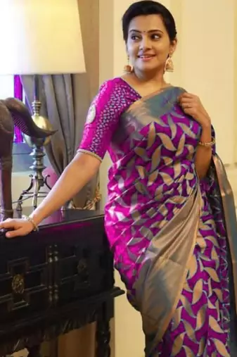 Rani pink silk blend banarasi saree with unstitched blouse piece