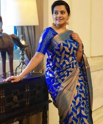 Blue silk blend banarasi saree with unstitched blouse piece 2