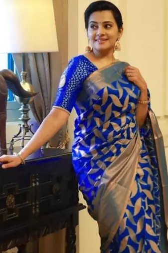 Blue silk blend banarasi saree with unstitched blouse piece