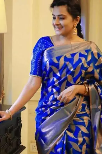 Blue silk blend banarasi saree with unstitched blouse piece