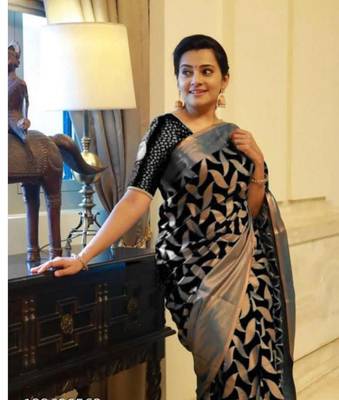 Black silk blend banarasi saree with unstitched blouse piece 3