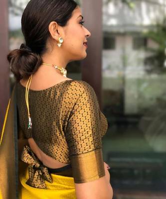 Yrllow green silk blend banarasi saree with unstitched blouse piece 2