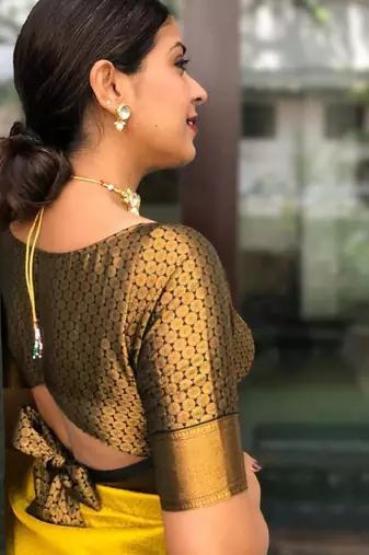 Yrllow green silk blend banarasi saree with unstitched blouse piece