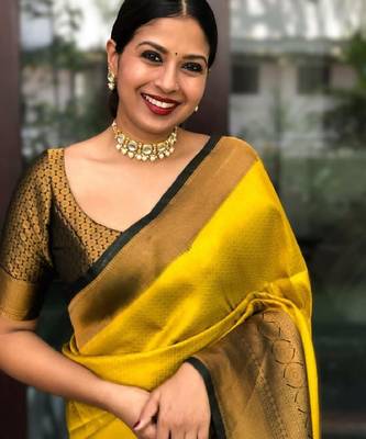 Yrllow green silk blend banarasi saree with unstitched blouse piece 3