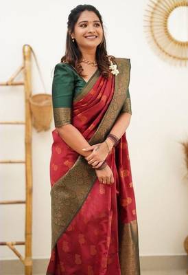 Red green silk blend banarasi saree with unstitched blouse piece 2