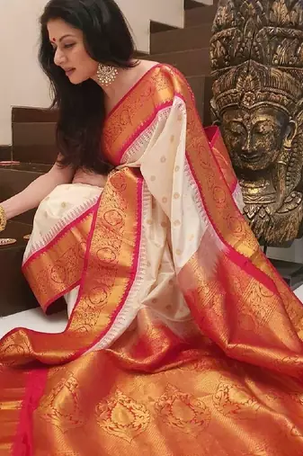 Off white red silk blend banarasi saree with unstitched blouse piece