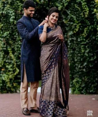 Blue silk blend banarasi saree with unstitched blouse piece 4