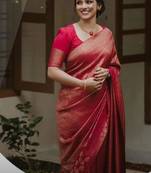 Red silk blend banarasi saree with unstitched blouse piece
