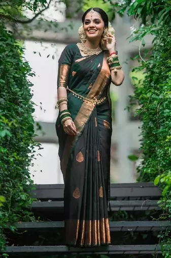 Green silk blend banarasi saree with unstitched blouse piece