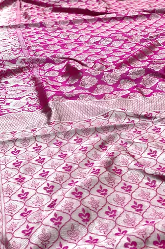 Pink silk blend banarasi saree with unstitched blouse piece