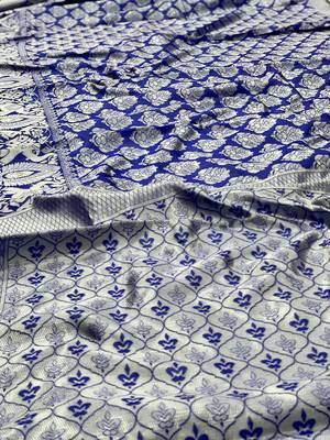Blue silk blend banarasi saree with unstitched blouse piece 2