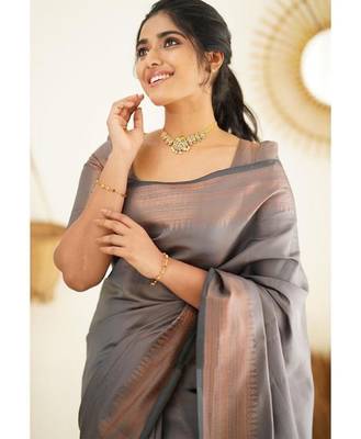 Grey silk blend banarasi saree with unstitched blouse piece 3