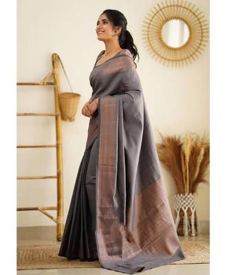 Grey silk blend banarasi saree with unstitched blouse piece 4