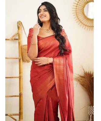 Red silk blend banarasi saree with unstitched blouse piece 1