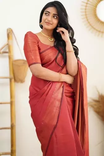 Red silk blend banarasi saree with unstitched blouse piece