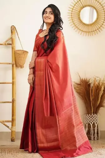 Red silk blend banarasi saree with unstitched blouse piece