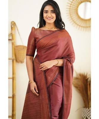 Maroon silk blend banarasi saree with unstitched blouse piece 1