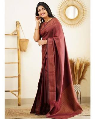 Maroon silk blend banarasi saree with unstitched blouse piece 2