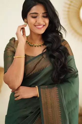 Green silk blend banarasi saree with unstitched blouse piece