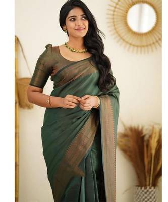 Green silk blend banarasi saree with unstitched blouse piece 4