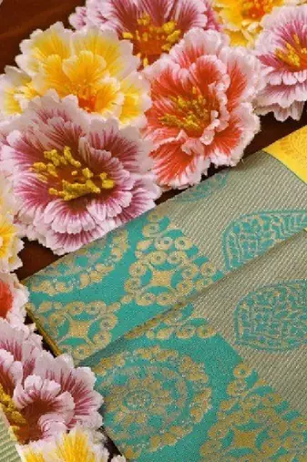 Yellow turuoise silk blend banarasi saree with unstitched blouse piece